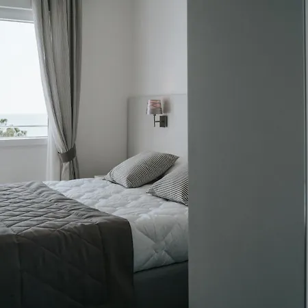 Hotel Luna 3*